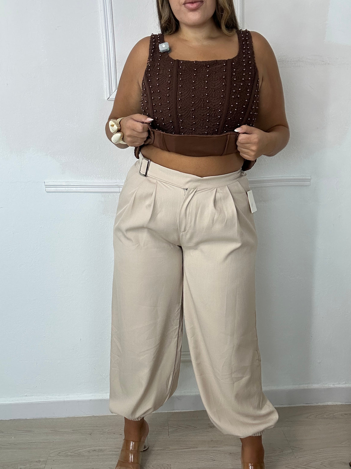 Pantalón bombacho con hebilla
