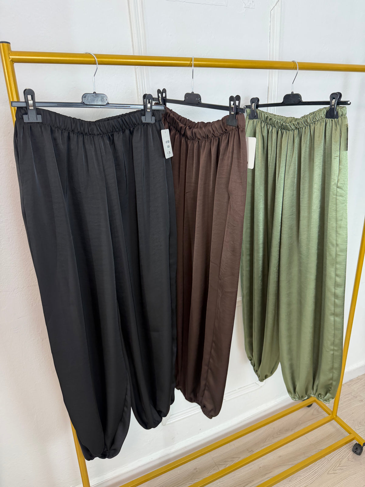Pantalón bombacho raso