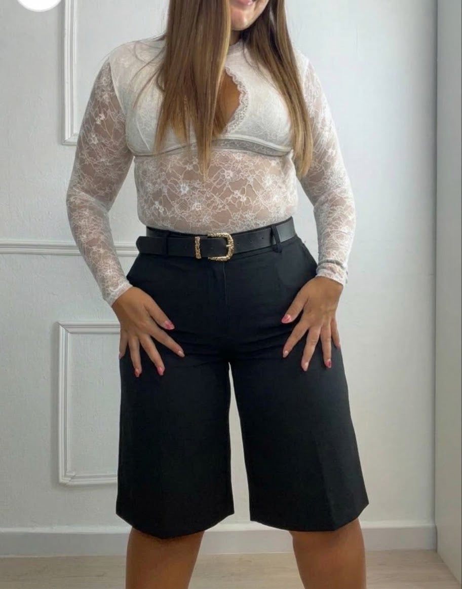 Pantalón short cort negro