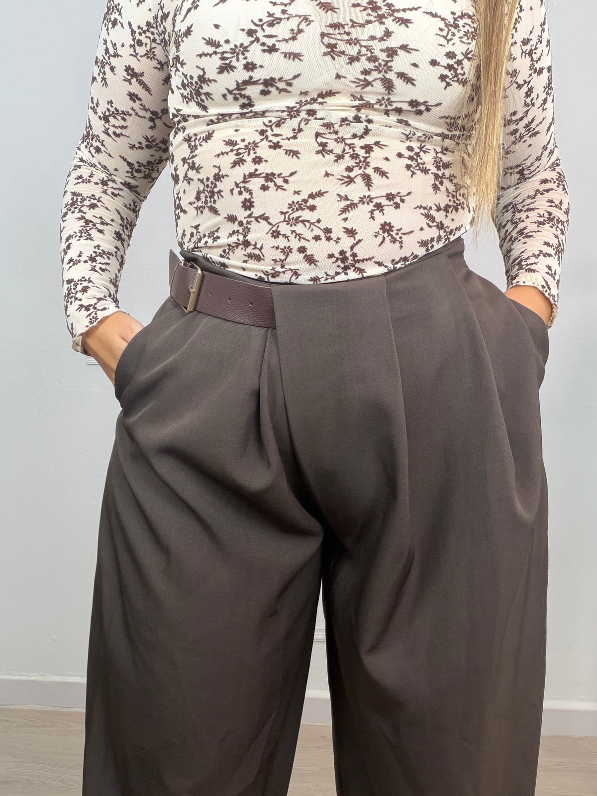 Pantalón con cinturón