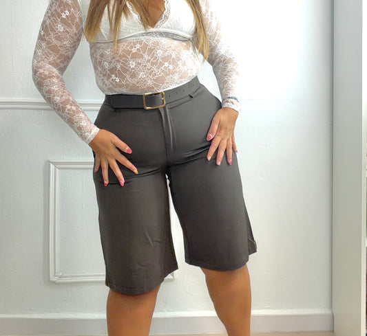 Pantalón short cort