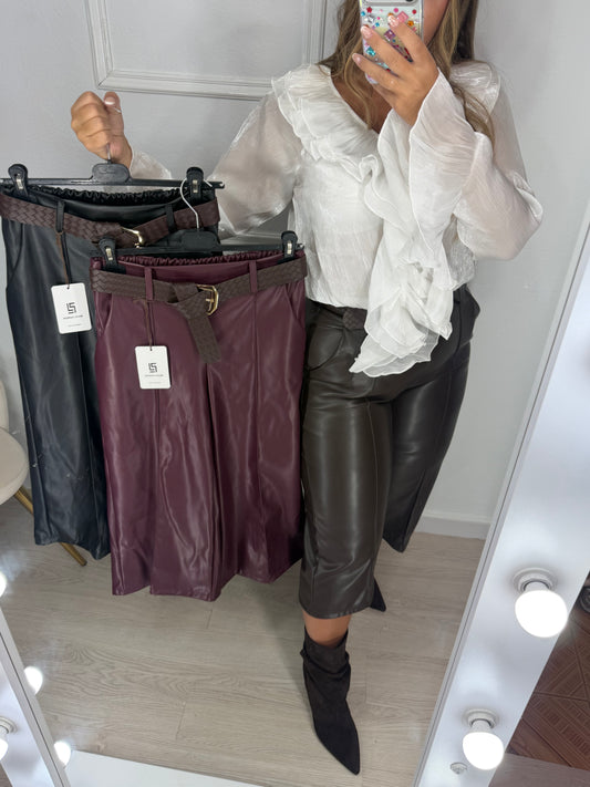 Pantalón polipiel cort