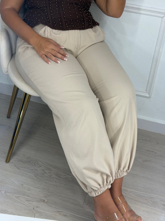 Pantalón bombacho con hebilla