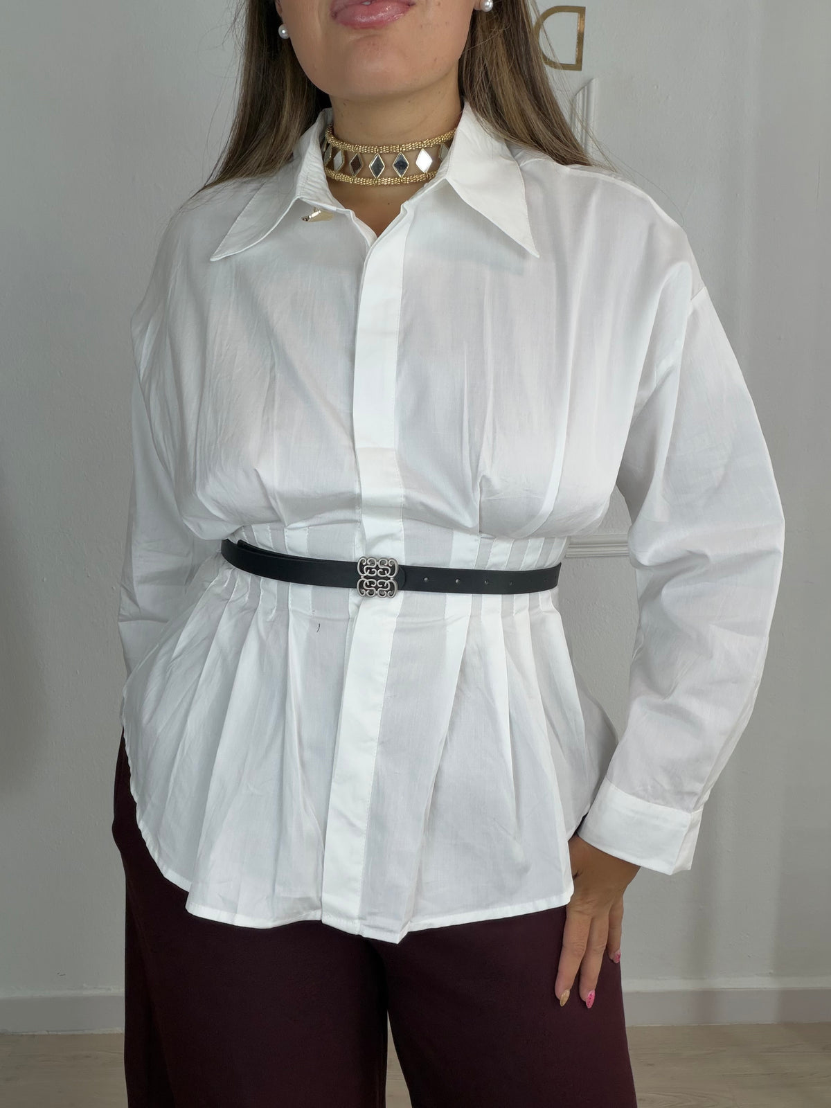 Camisa moldeadora blanca
