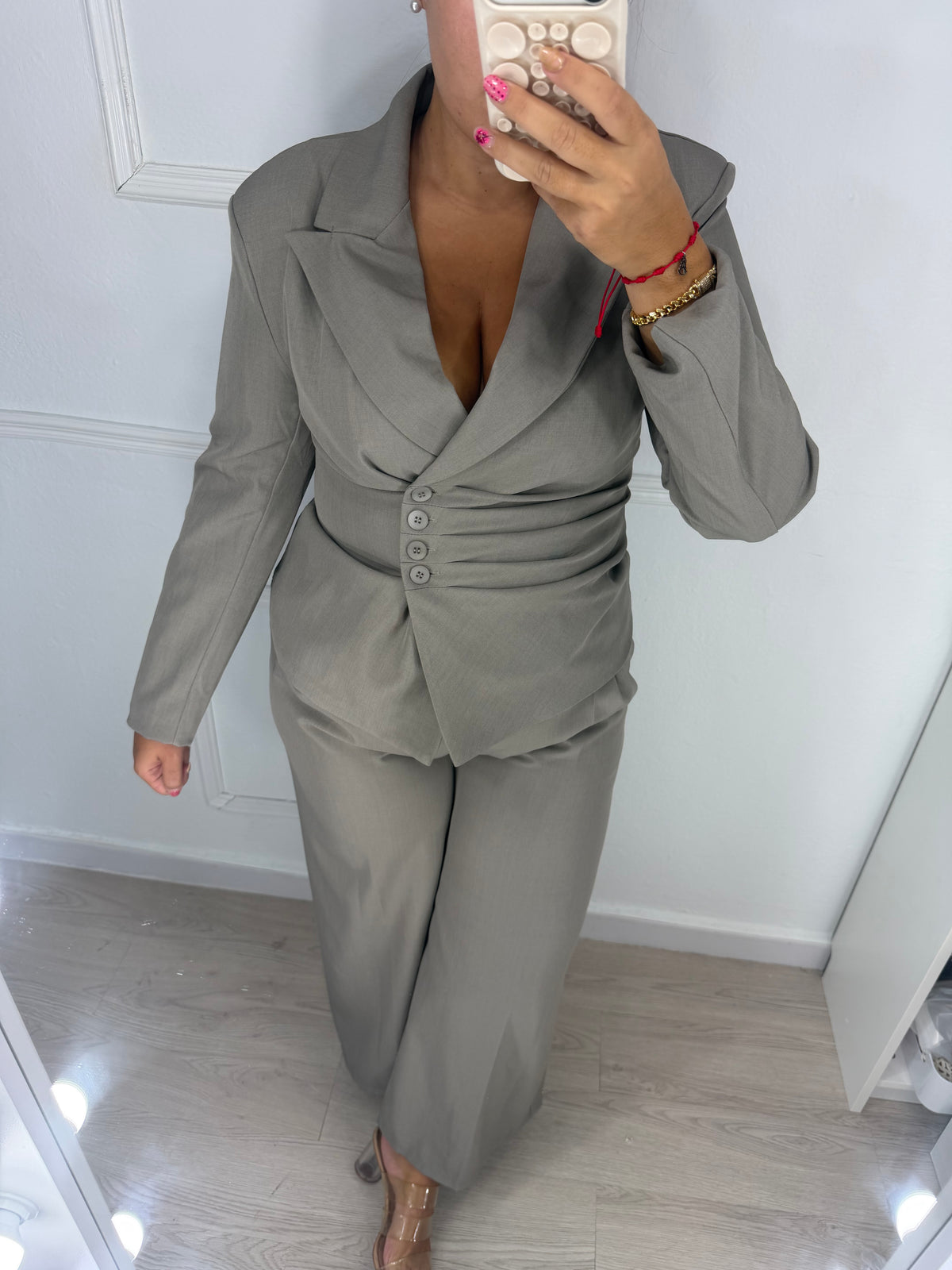Traje sofía taupé
