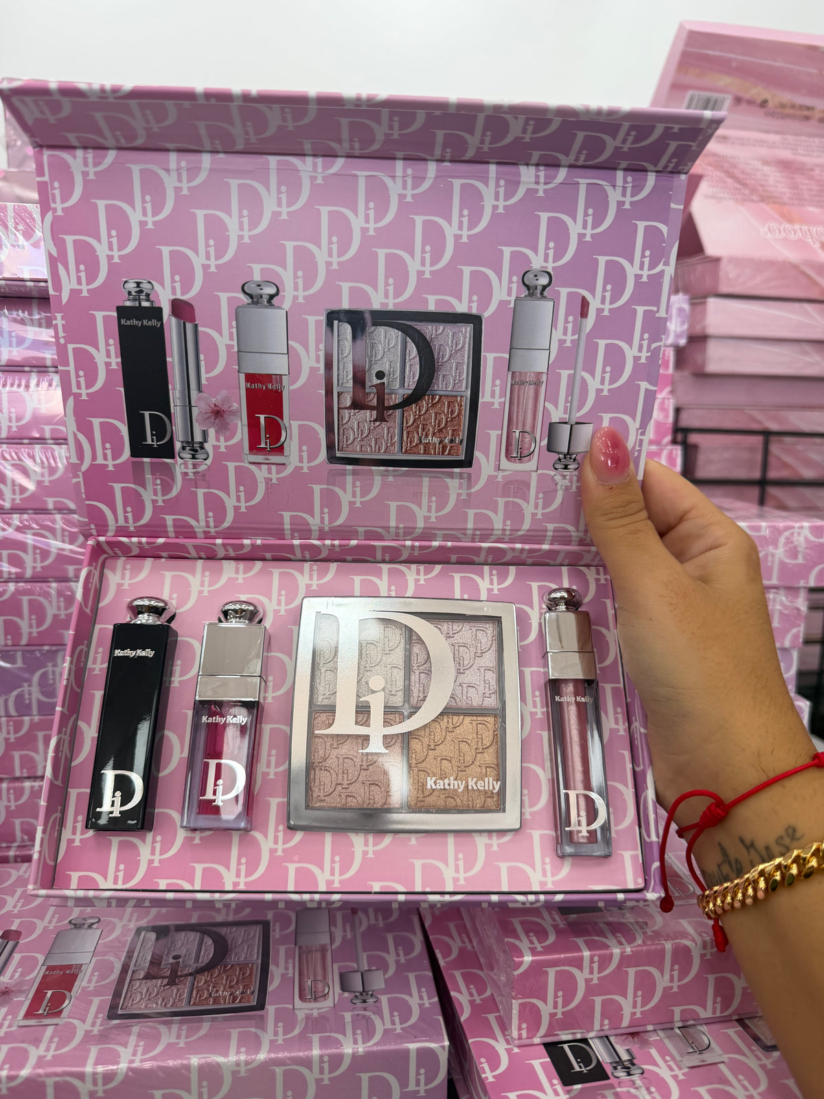 Set inspo Dior: labial, paleta, gloss, voluminizador