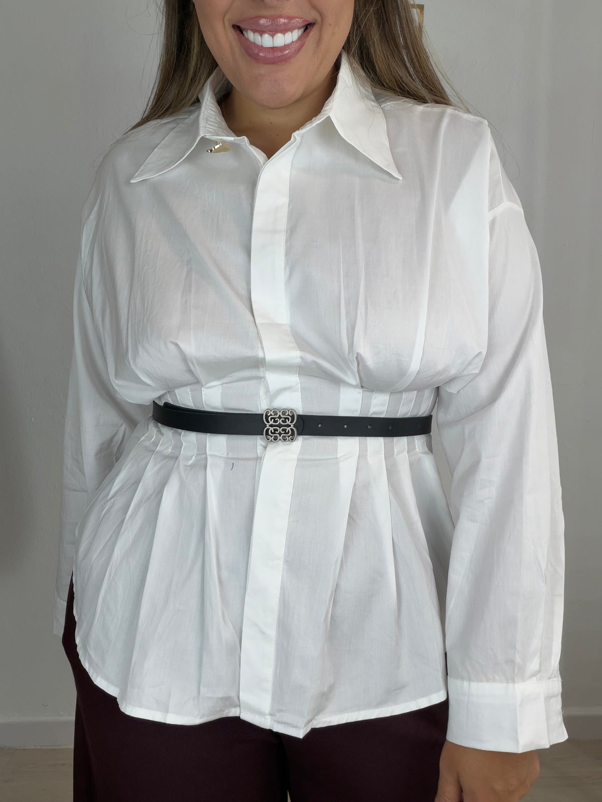 Camisa moldeadora blanca