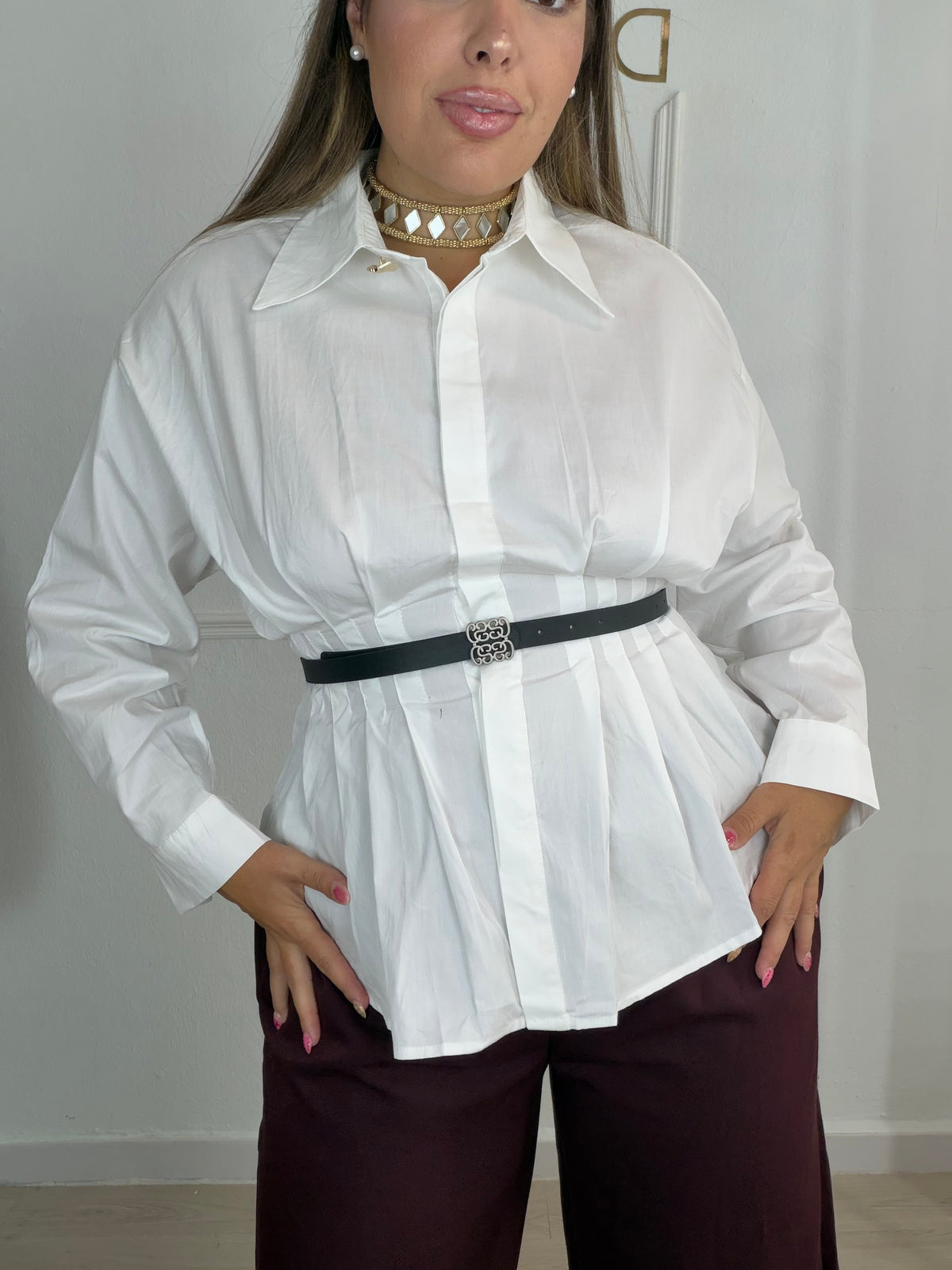 Camisa moldeadora blanca