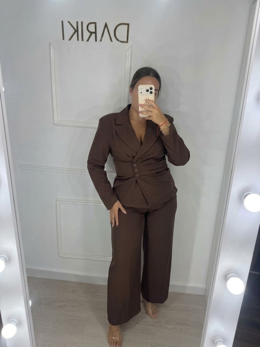 Traje sofía marrón